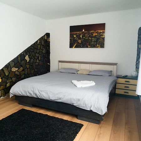 Apartament Dacul Hunedoara Luaran gambar